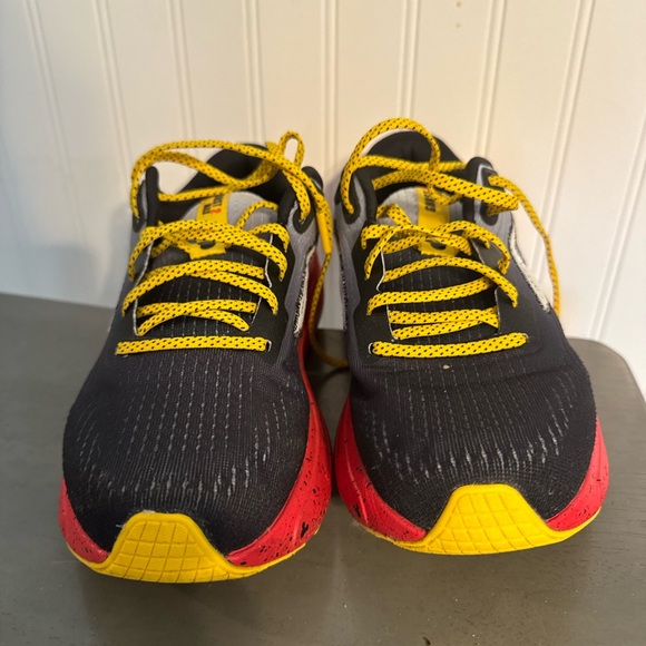 Brooks Black and White Sneakers with Red Sole - Picture 4 of 6